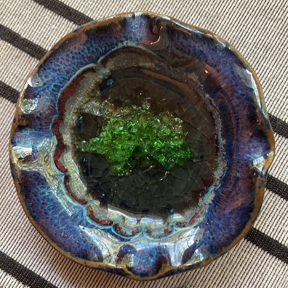Down to Earth Pottery geode crystal hand-thrown pottery trinket dish, gorgeous - Picture 3 of 7